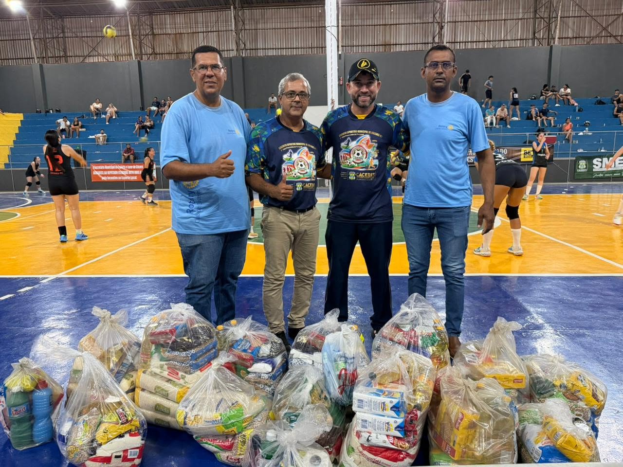 CÁCERES ENCERRA COM SUCESSO O I CIRCUITO ESPORTIVO MUNICIPAL 🏐🎉 Torneio de Voleibol movimenta o Ginásio Didi Profeta do Amaral e celebra união entre esporte.