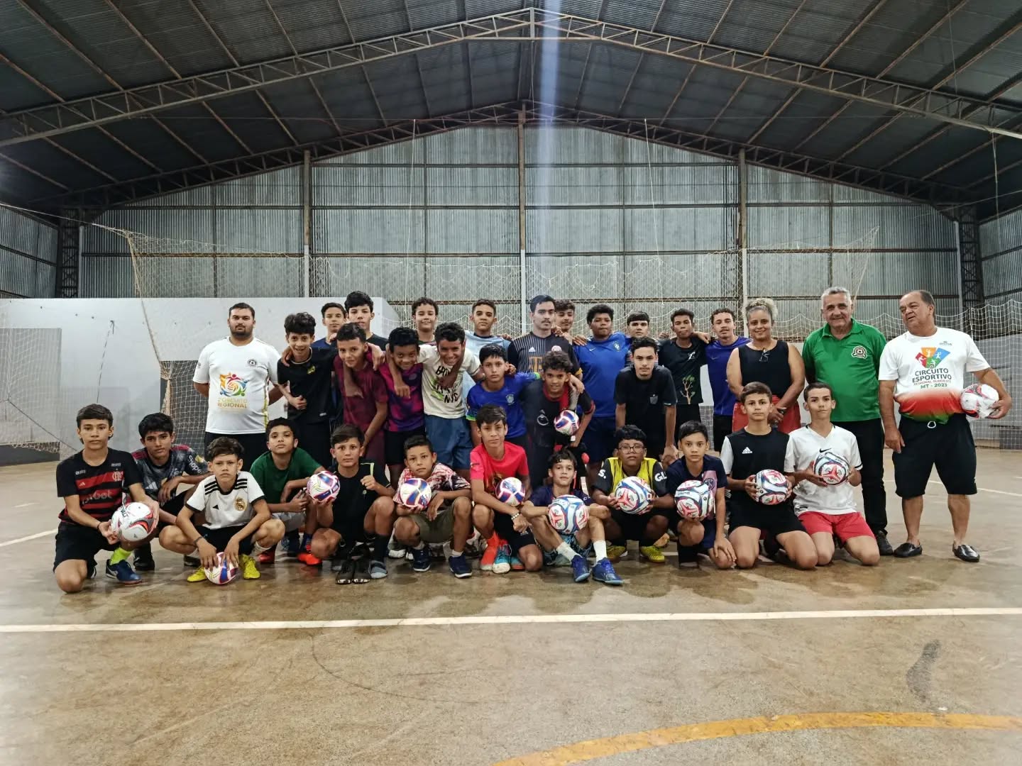 ENTREGA DE MATERIAIS ESPORTIVOS EM RIO BRANCO-MT — foto 1